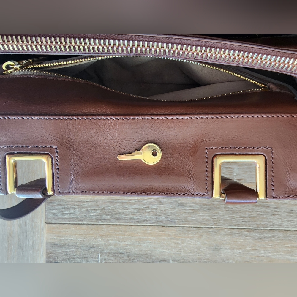 Prada Bag - Picture 3 of 9